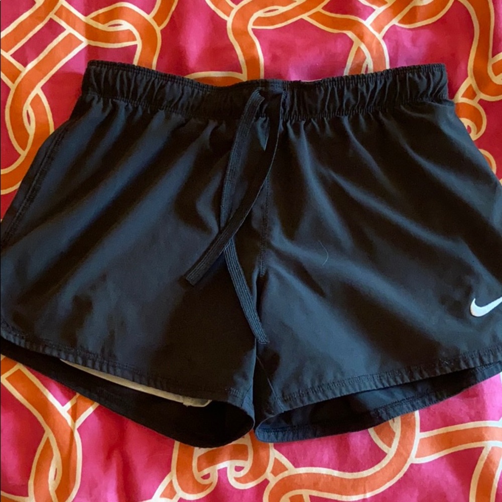 black nike shorts with built in spandex